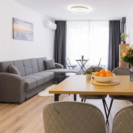 New Modern & Cozy With Free Parking